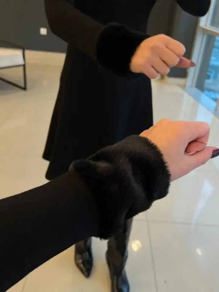 Kadın Uzun Kollu Kürk Yakalı Fermuarlı Kısa Viskon Iki Iplik Elbise