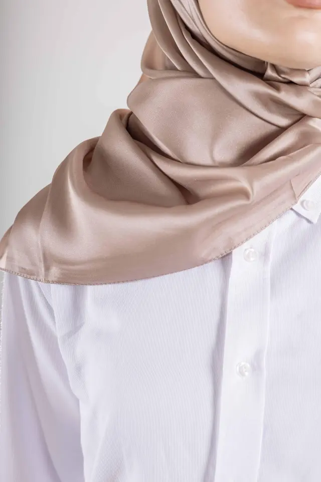 Düz Kristal Kumaş Eşarp - Kaymaz, Şık, Tok Duran | Günlük & Abiye Uyumlu